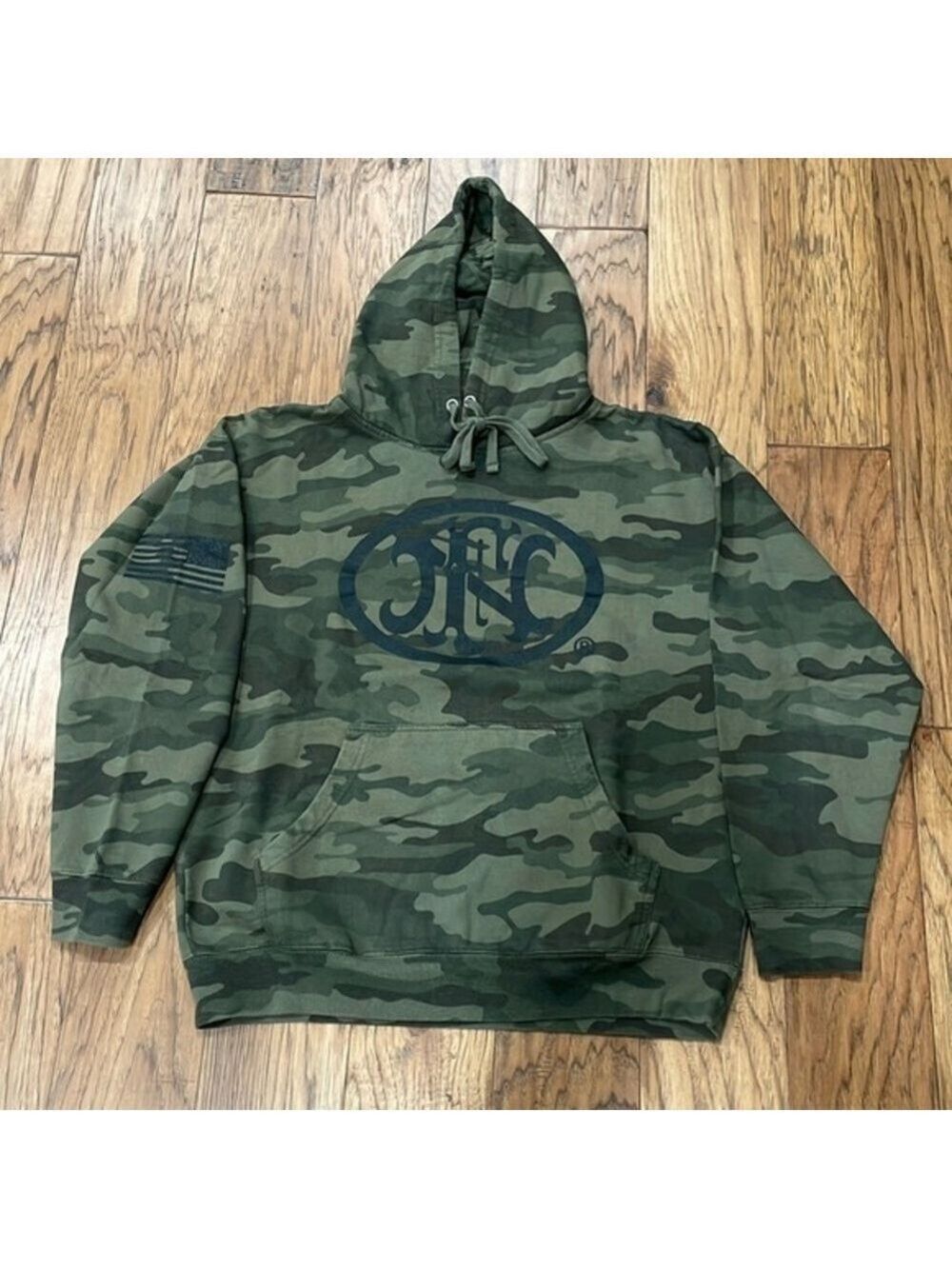 Independent Trading Company ITC Camo sweatshirt size L